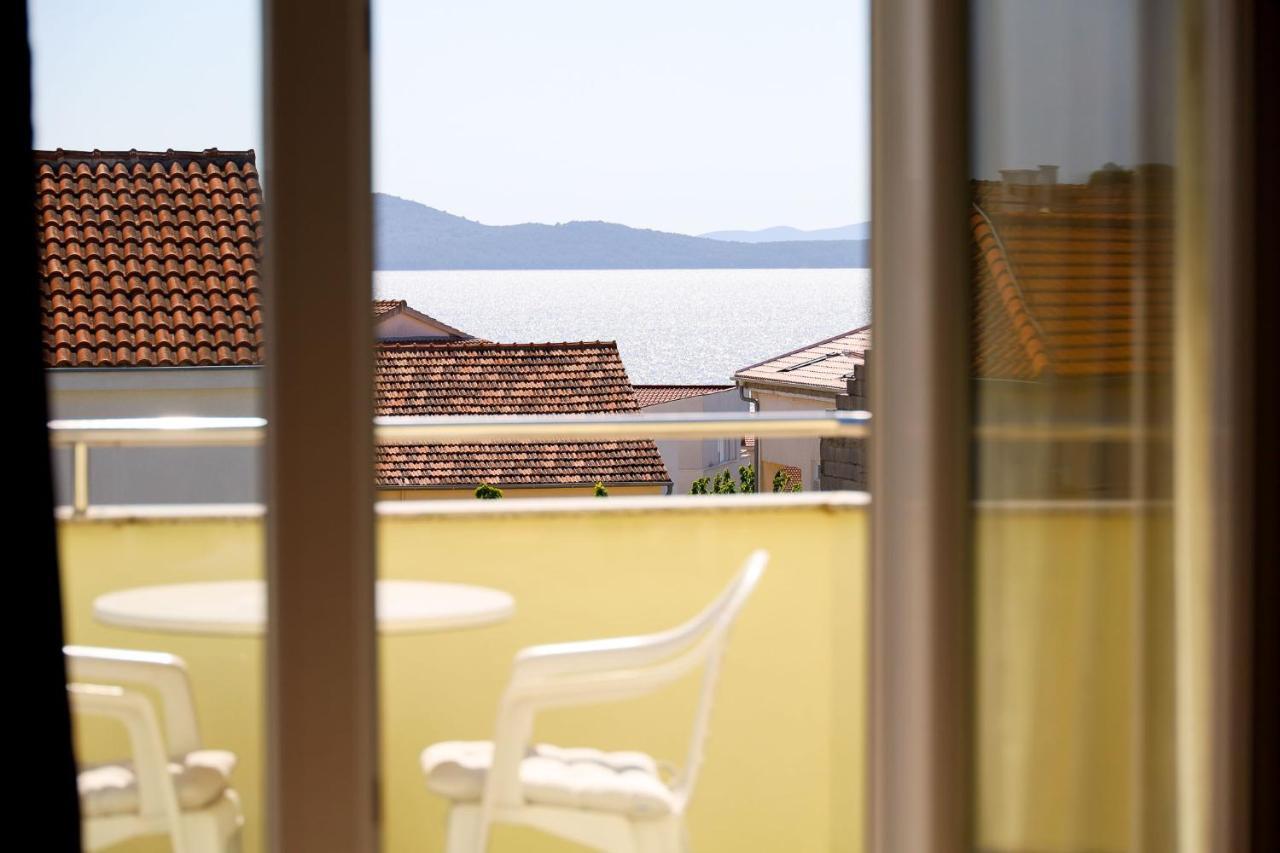 The Florens Residence Near The Beach With The Pool, Bbq And Kids Playground, Zadar Diklo Bagian luar foto