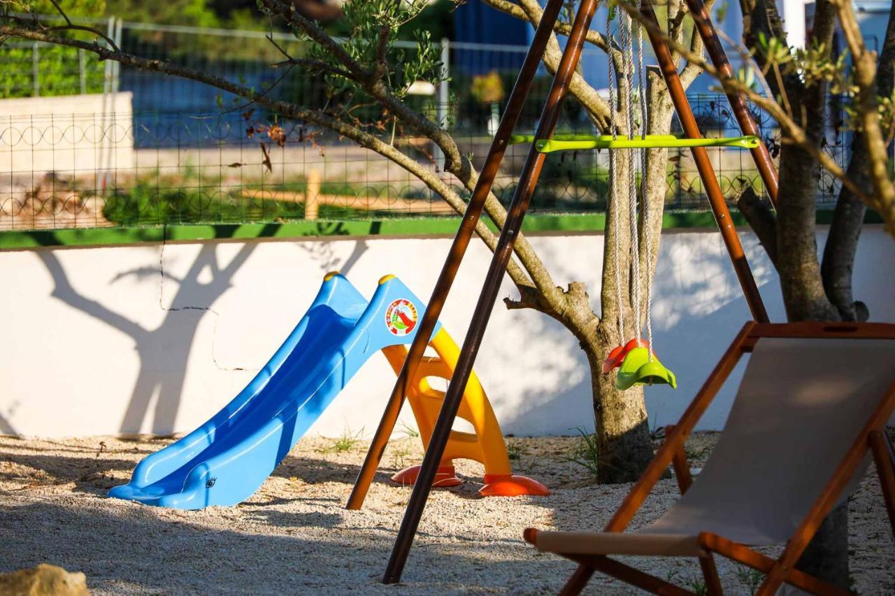 The Florens Residence Near The Beach With The Pool, Bbq And Kids Playground, Zadar Diklo Bagian luar foto