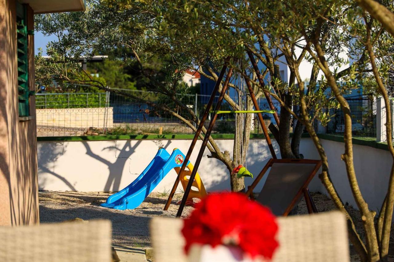 The Florens Residence Near The Beach With The Pool, Bbq And Kids Playground, Zadar Diklo Bagian luar foto